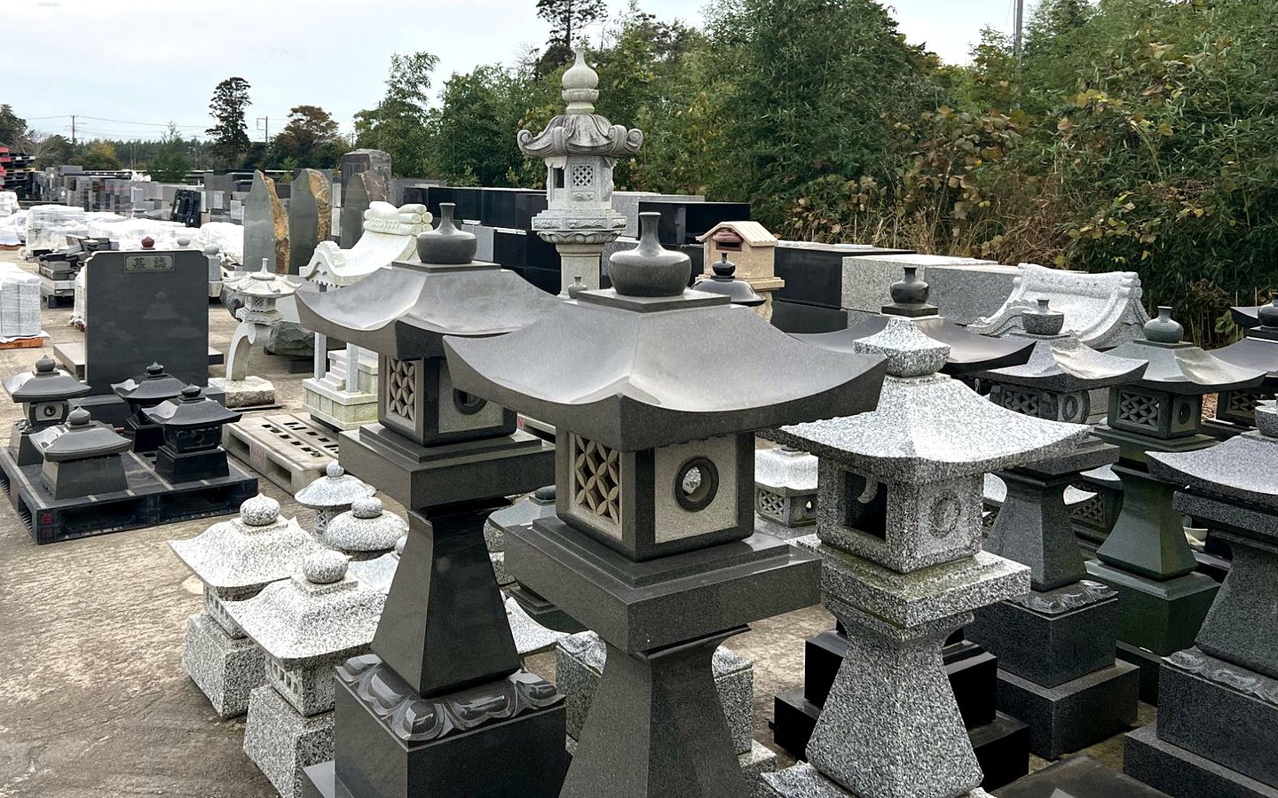 石灯籠などの加工石